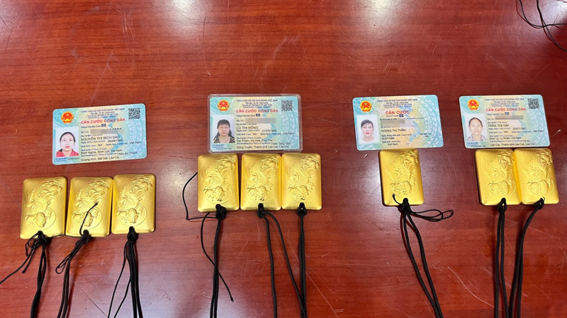 Triệt phá đường dây vận chuyển vàng qua biên giới ở Lào Cai, thu giữ số vàng trị giá gần 8 tỷ đồng 3 1 1