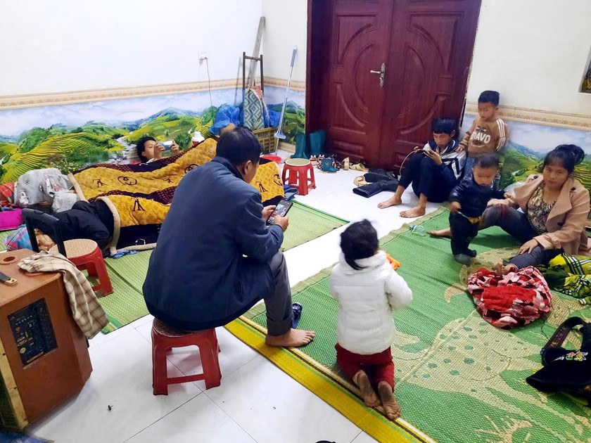 Xã Ngũ Chỉ Sơn di chuyển học sinh đến nơi an toàn. Ảnh: Phương Chi