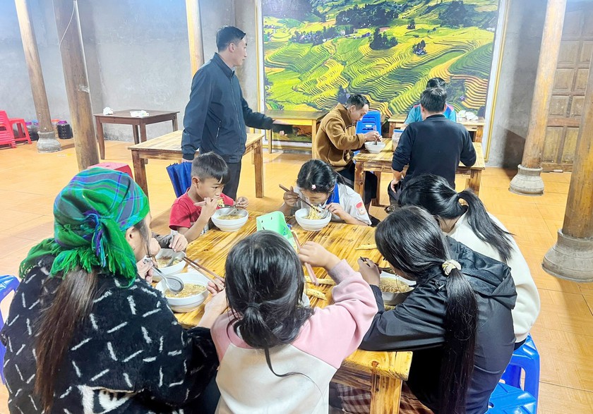 Bảo đảm cho học sinh ăn, ngủ tại chỗ, an toàn. Ảnh: Phương Chi
