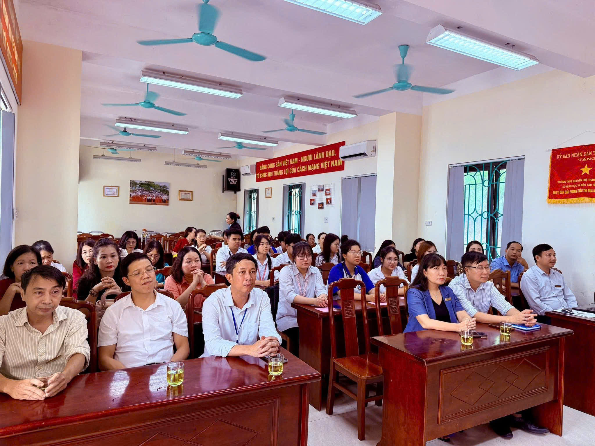 Trường THPT Nguyễn Huệ tiếp sức học sinh trước kỳ thi học sinh giỏi quốc gia 3 24bbc07c 0364 4bd0 981b 1102ad0c9552 1