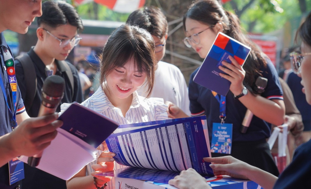 Thí sinh tham dự Ngày hội lựa chọn nguyện vọng xét tuyển 2025 tại Đại học Bách khoa Hà Nội. 3.jpg
