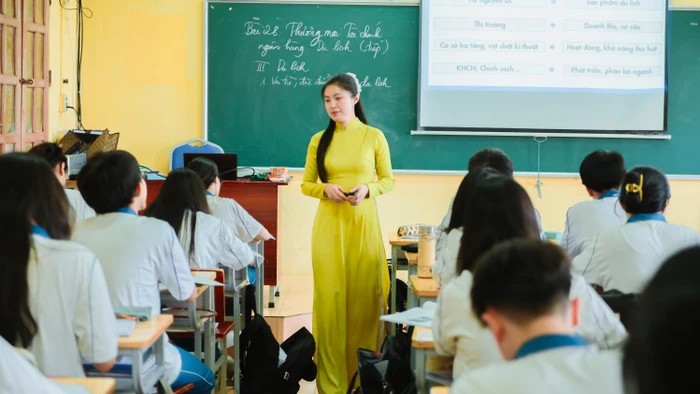 38ffd2b1f70947ad892f989e410616fa doi moi mo hinh truong chuyen.jpg