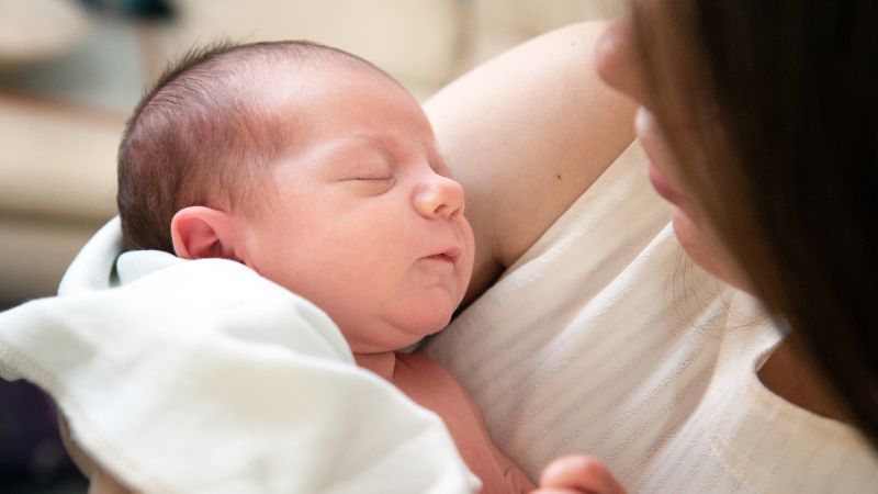 Cách đặt tên bé trai sinh năm 2025 theo mong muốn của cha mẹ.