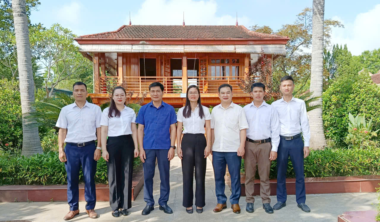 Chi bộ phường Cầu Thia sinh hoạt chuyên đề tháng 9 4 541733396 723525684049445 6754689471572676620 n