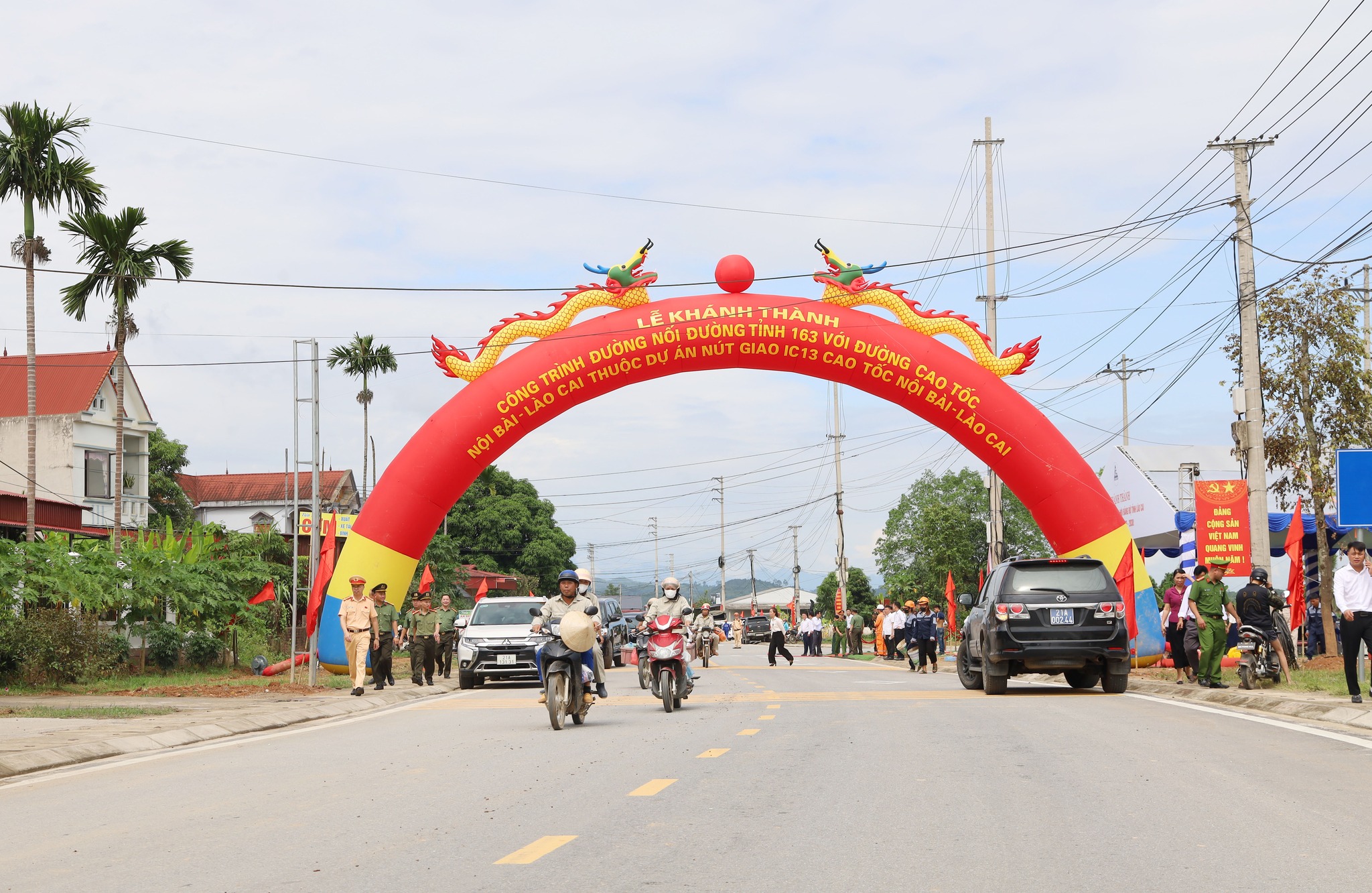 Lào Cai khánh thành công trình Đường nối đường tỉnh 163 với đường cao tốc Nội Bài - Lào Cai thuộc Dự án nút giao IC13 cao tốc Nội bài - Lào Cai 16 555587857 1118238477148215 8975560296572732910 n