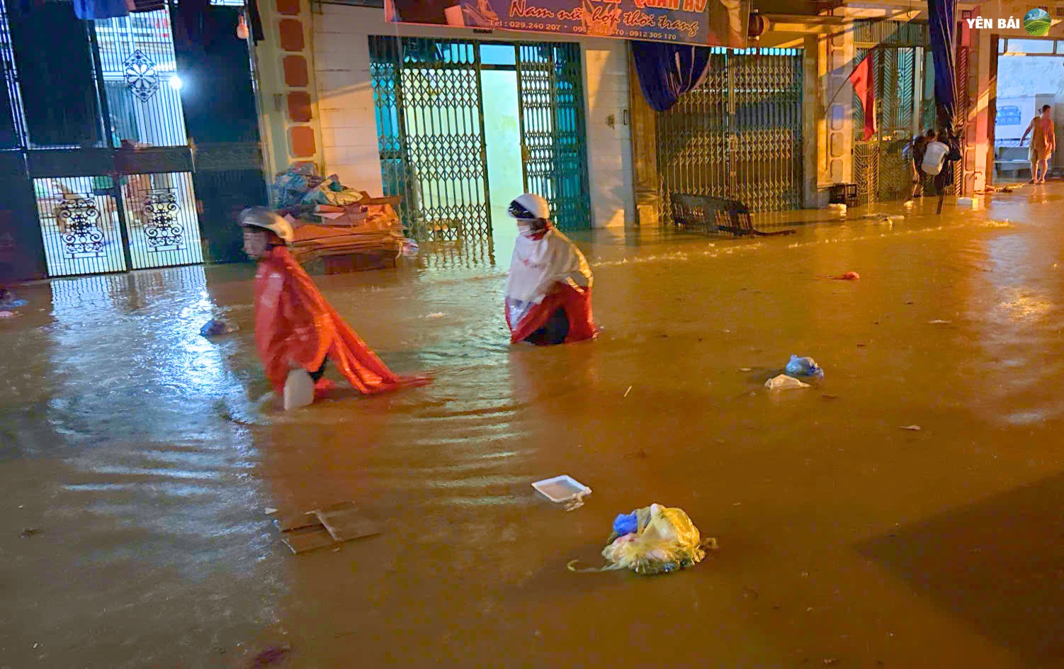 Người dân Lào Cai chạy lũ trong đêm do ảnh hưởng bão số 10 2 555588760 1199116615580189 5921980614718292463 n