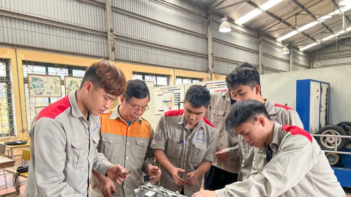 5bd2f8fa2ee44f86b8b7dfcdc7768b0d truong nghe 5 20250409112119.jpg