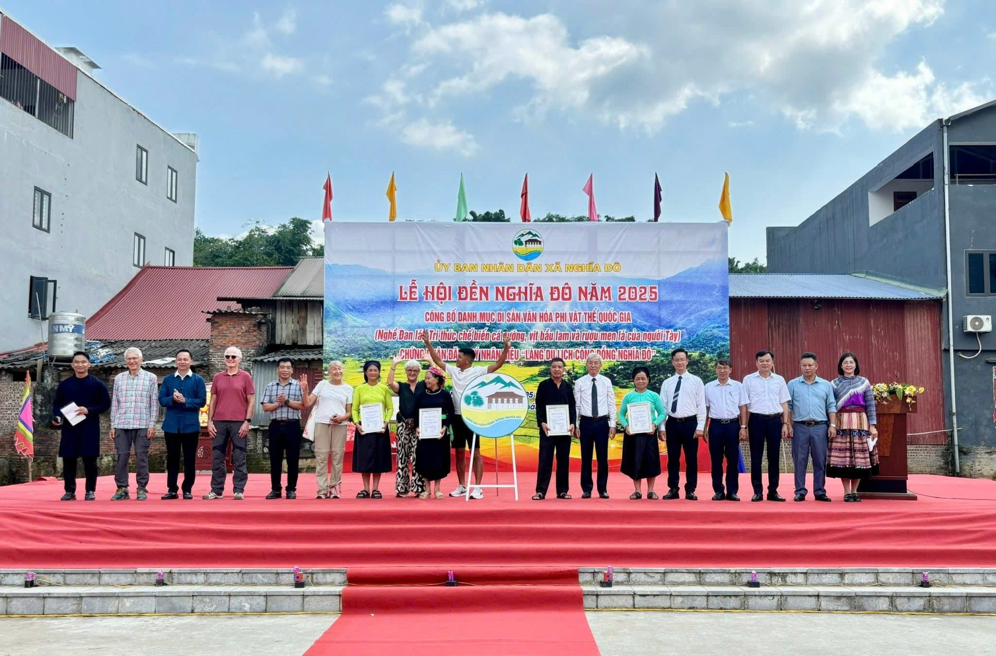 Xã Nghĩa Đô đón nhận hai di sản văn hóa phi vật thể quốc gia của người Tày 4 5fb3f78c 3af2 400f 8c6b e3ec67c81e61