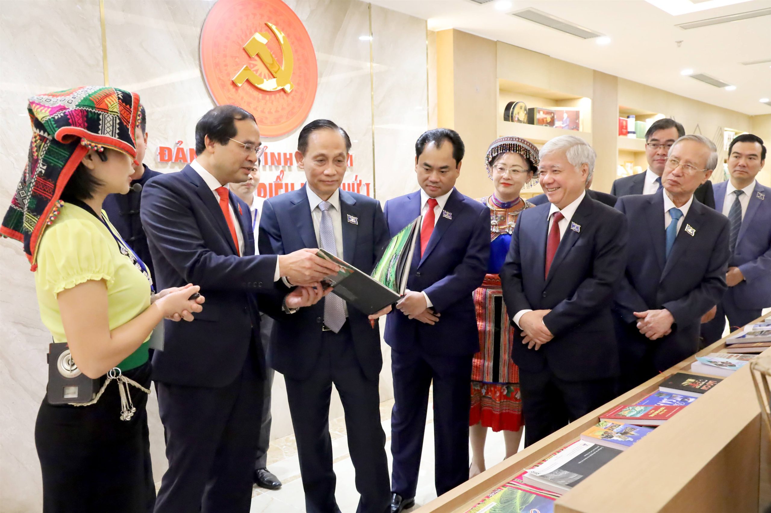 Khai mạc Đại hội đại biểu Đảng bộ tỉnh Lào Cai lần thứ I, nhiệm kỳ 2025 - 2030 15 IMG 6092daibieurthamquan3 scaled