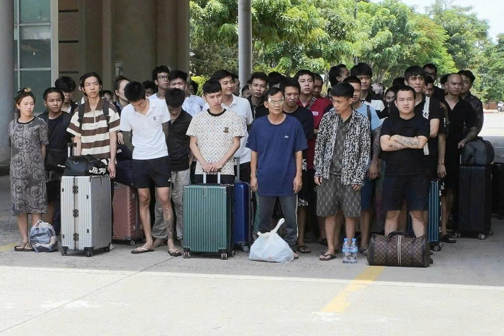 Nhung cong dan duoc Campuchia ban giao e54544667