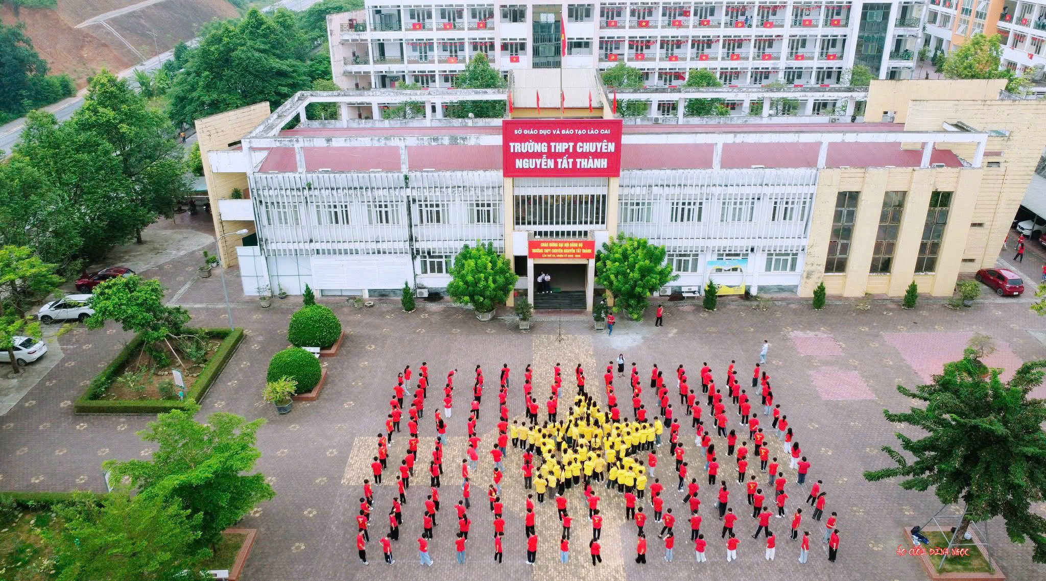 Thầy trò Trường THPT Chuyên Nguyễn Tất Thành rực rỡ hoạt động chào mừng 80 năm Quốc khánh 1 a1b276485545de1b8754