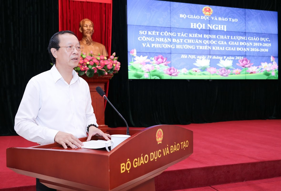 Thứ trưởng Thường trực Phạm Ngọc Thưởng phát biểu hội nghị.