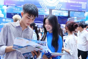 b98ad0eb233f48b09568542329cc162e tuyensinhdaihocjpg1.jpg