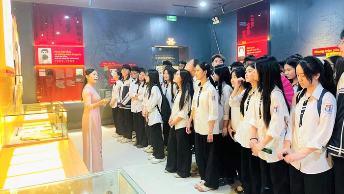 ba7f4bde9d8343c697fea2b18b3d0587 giao duc viet nam truoc su menh moi.jpg