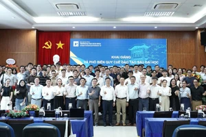 bfab288d05bb4119bbe7ca6fe6f0b1a0 truong dai hoc bach khoa da nang khai giang sau dai hoc.jpg