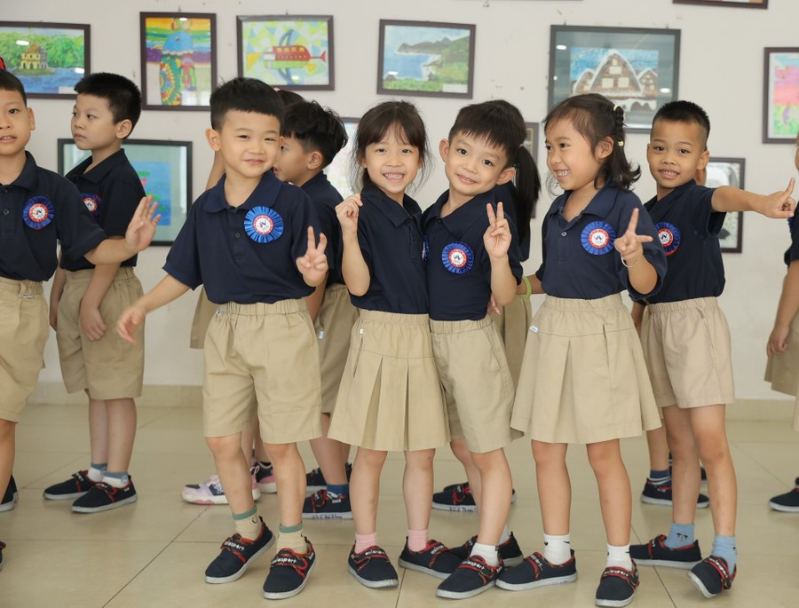 ho-tro-hoc-phi-cho-hoc-sinh-ngoai-cong-lap-2.jpg