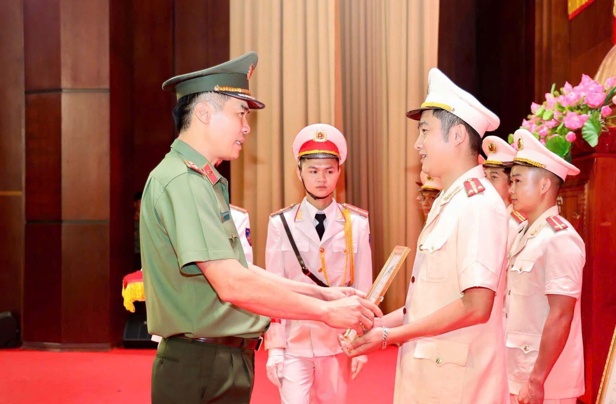 Lào Cai gặp mặt, động viên 208 cán bộ, chiến sĩ tăng cường về Công an cấp xã 4 d621e168 3848 4218 9674 1fe302233e9e