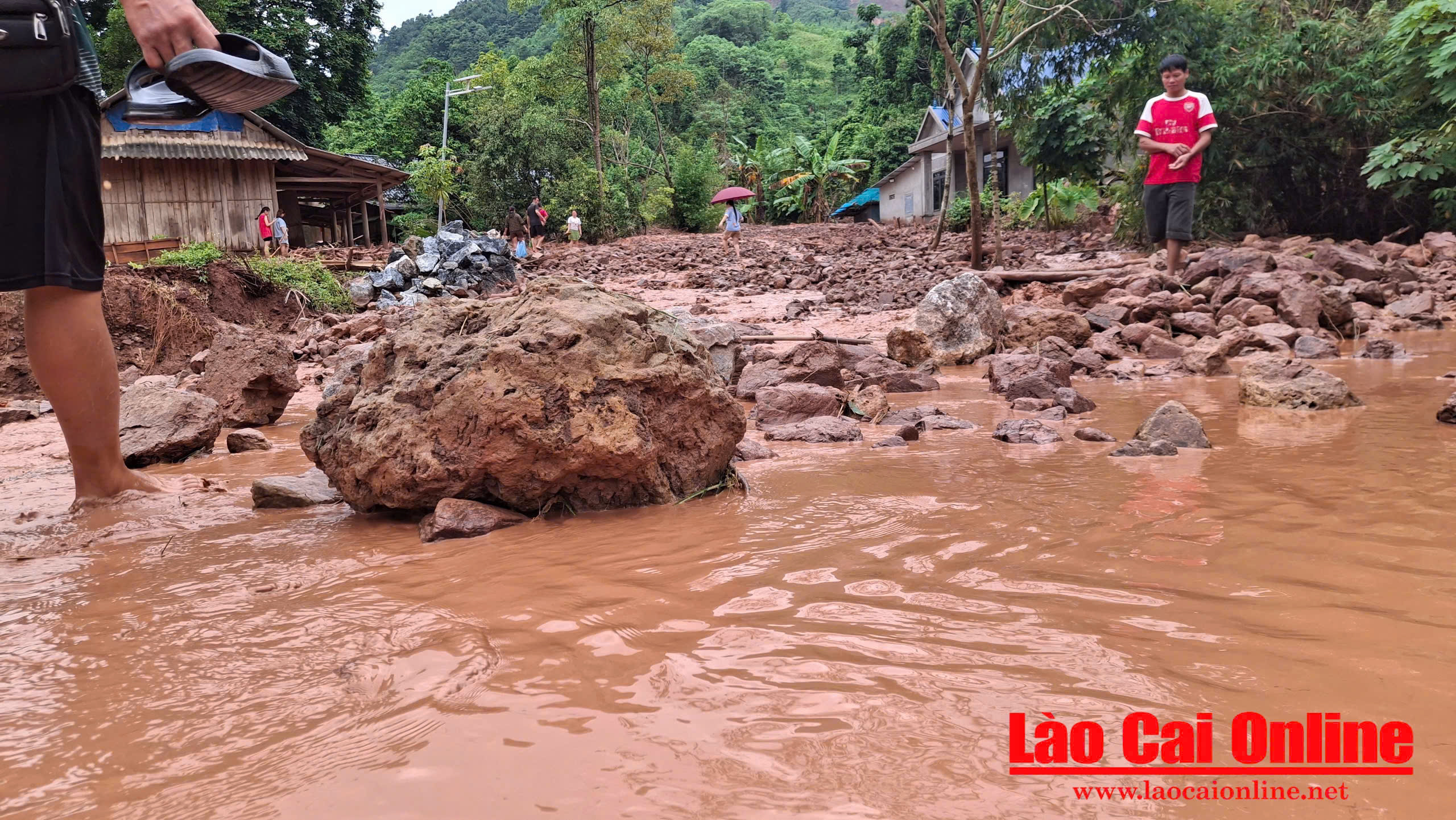 Mưa lớn gây sạt lở nghiêm trọng ở Bảo Yên, 3 ngôi nhà hư hỏng nặng 13 da6d90ab 8322 4e84 b8ff d98185ad831a