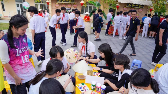 df589a16d48746069b84172cbefa291a day hoc giao duc dia phuong sau sap nhap 1.jpg