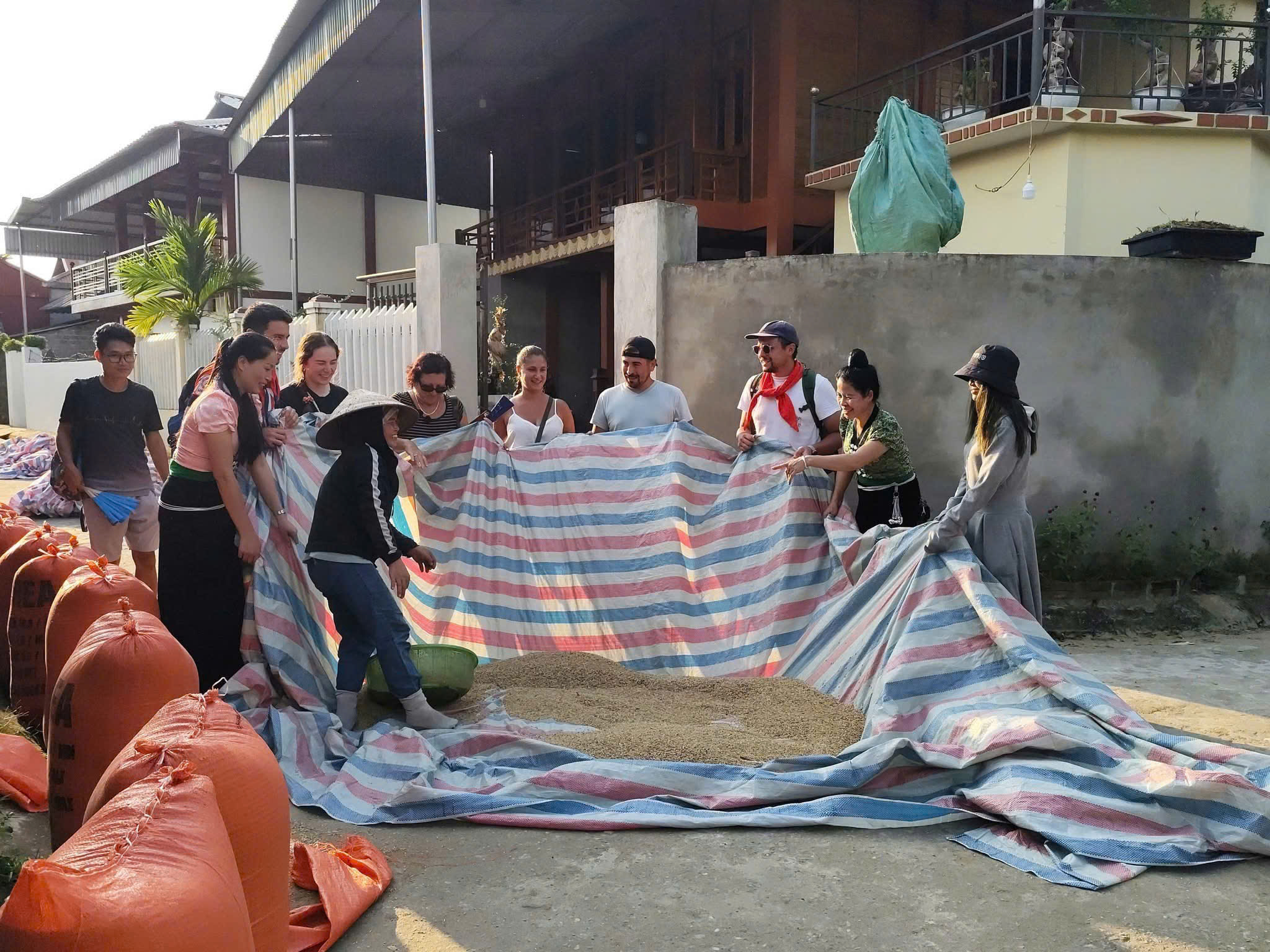 Trải nghiệm nông nghiệp cùng du khách quốc tế – hướng đi mới cho du lịch cộng đồng 2 eb1fd617 8efb 4ee9 a4dc 619f2c4b12ad