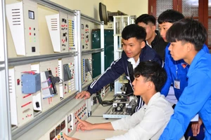 ee80391fe50c4eddafa03731a1a735a3 giao duc nghe nghiep vung cao 1.jpg