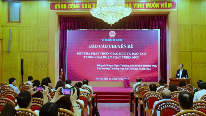 f2f99a606c82416dbac8877f1585d904 quang canh.jpg