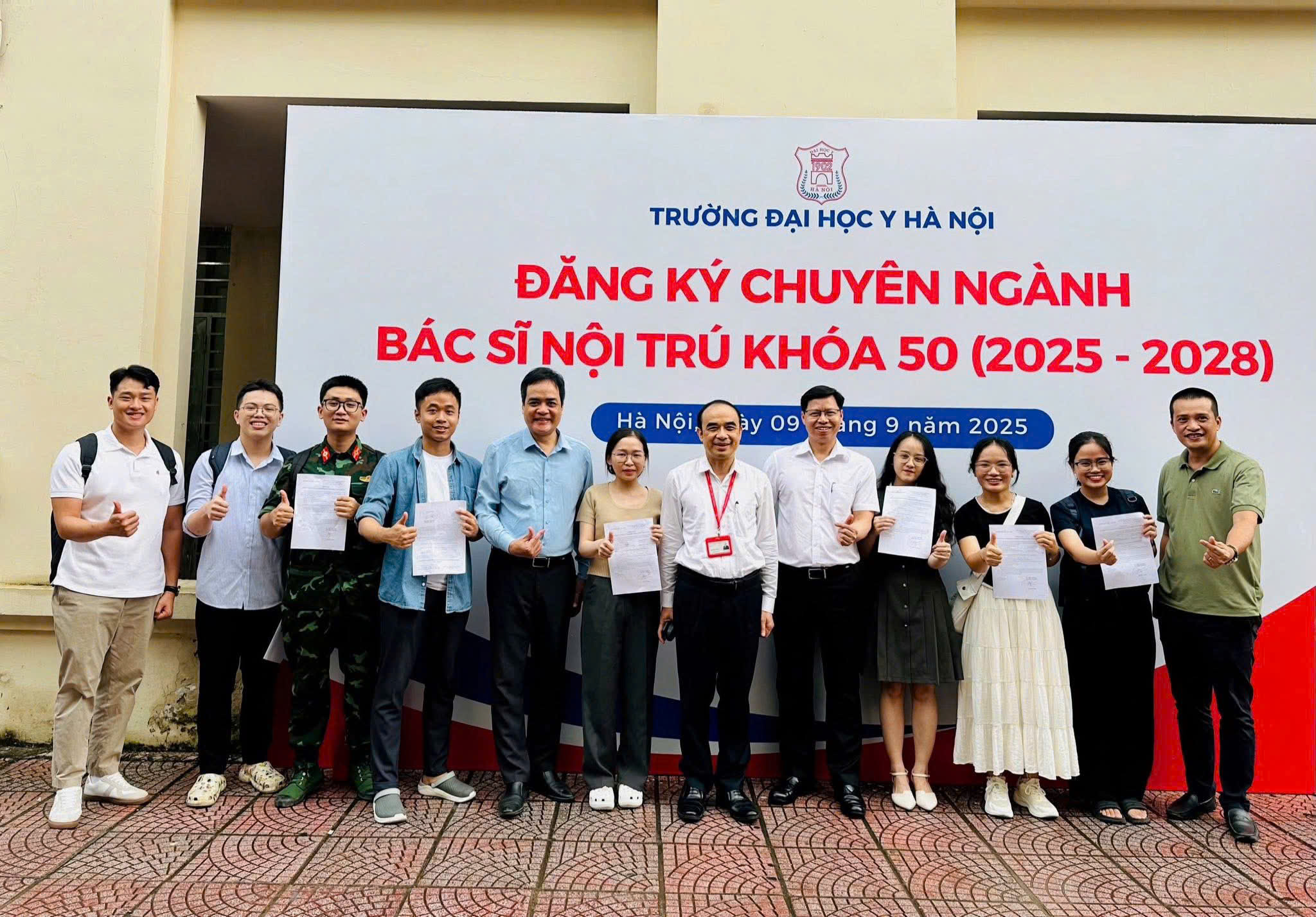 Cô gái vùng cao Lào Cai chinh phục giấc mơ bác sĩ nội trú tại Trường Đại học Y Hà Nội 3 fd6fadb5 b3e5 4059 b243 c11eb4f1051d