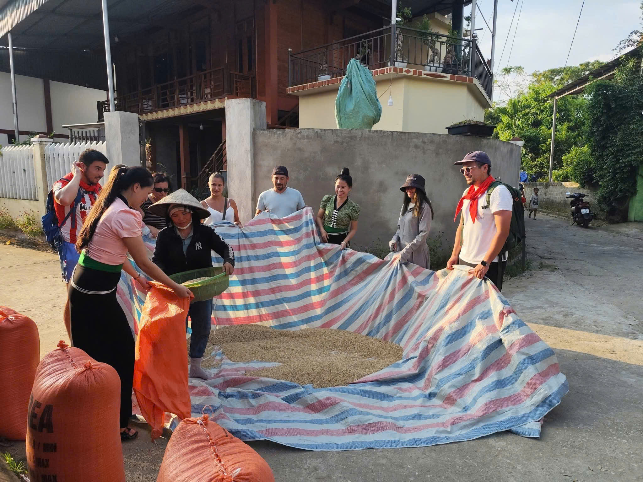Trải nghiệm nông nghiệp cùng du khách quốc tế – hướng đi mới cho du lịch cộng đồng 6 fec88b74 48ba 4bff b2e0 5e4e63dc3ff2
