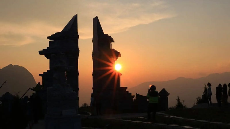 khung canh hoang hon tu khu vuc cong troi o quy ho