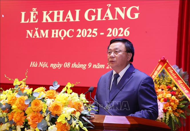 Thường trực Ban Bí thư Trần Cẩm Tú dự khai giảng năm học mới của Học viện Chính trị quốc gia Hồ Chí Minh- Ảnh 1. Thường trực Ban Bí thư Trần Cẩm Tú dự khai giảng năm học mới của Học viện Chính trị quốc gia Hồ Chí Minh- Ảnh 1.