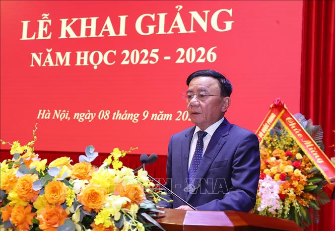 Thường trực Ban Bí thư Trần Cẩm Tú dự khai giảng năm học mới của Học viện Chính trị quốc gia Hồ Chí Minh- Ảnh 2. Thường trực Ban Bí thư Trần Cẩm Tú dự khai giảng năm học mới của Học viện Chính trị quốc gia Hồ Chí Minh- Ảnh 2.