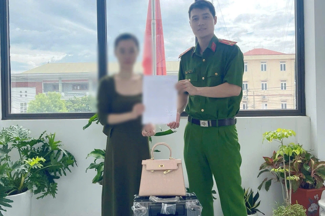 lua dao cropped 1759133651960