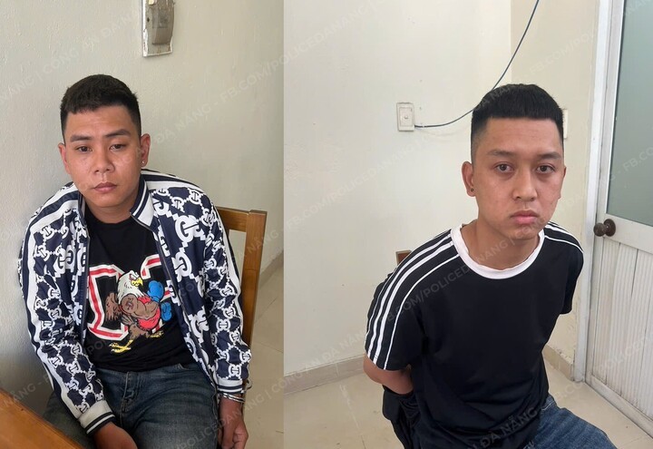 Cho vay lãi suất “cắt cổ” hơn 1.500%/năm, 4 đối tượng sa lưới Công an Đà Nẵng 1 2 trong số 4 đối tượng trong đường dây tín dụng đen bị bắt giữ.