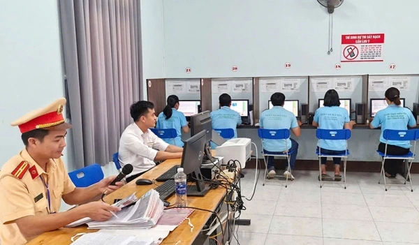 Tất cả kỳ thi sát hạch lái xe dùng bộ đề 600 câu của CSGT 1 sat hach