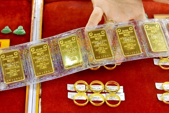 Giá vàng lập kỷ lục mới sau kỳ nghỉ lễ, tăng mạnh chưa từng có trong 14 năm 1 vang 19 16556039541802076372169