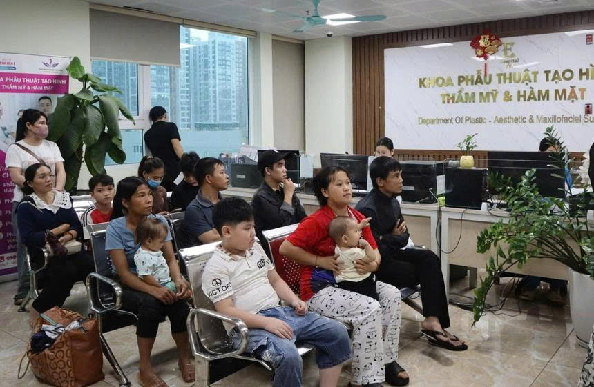 46 trẻ dị tật vùng hàm mặt của tỉnh Lào Cai được phẫu thuật miễn phí trong đợt 2 - năm 2025. (Ảnh Phụ Nữ Việt Nam)