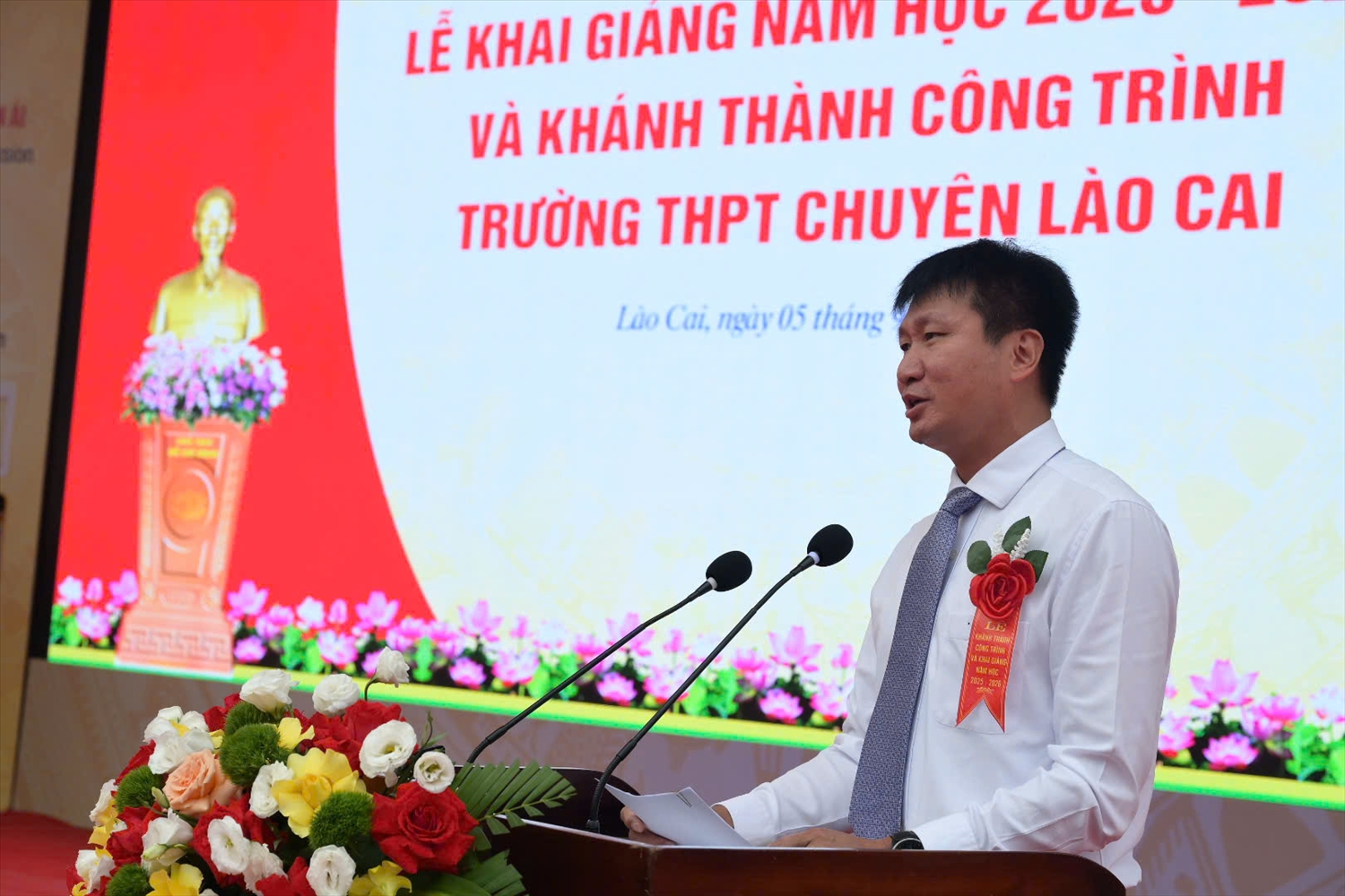 Lào Cai: Khánh thành ngôi trường có quy mô lớn nhất khu vực Tây Bắc 2 Chủ tịch UBND tỉnh Lào Cai Trần Huy Tuấn phát biểu tại Lễ khai giảng. (Ảnh Trọng Bảo)