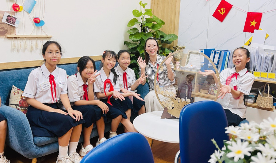 Cần bố trí nhân sự chuyên nghiệp tư vấn tâm lý học đường 1 Nhân sự làm công tác tư vấn tâm lý cần được chuyên nghiệp hóa. Ảnh: LC