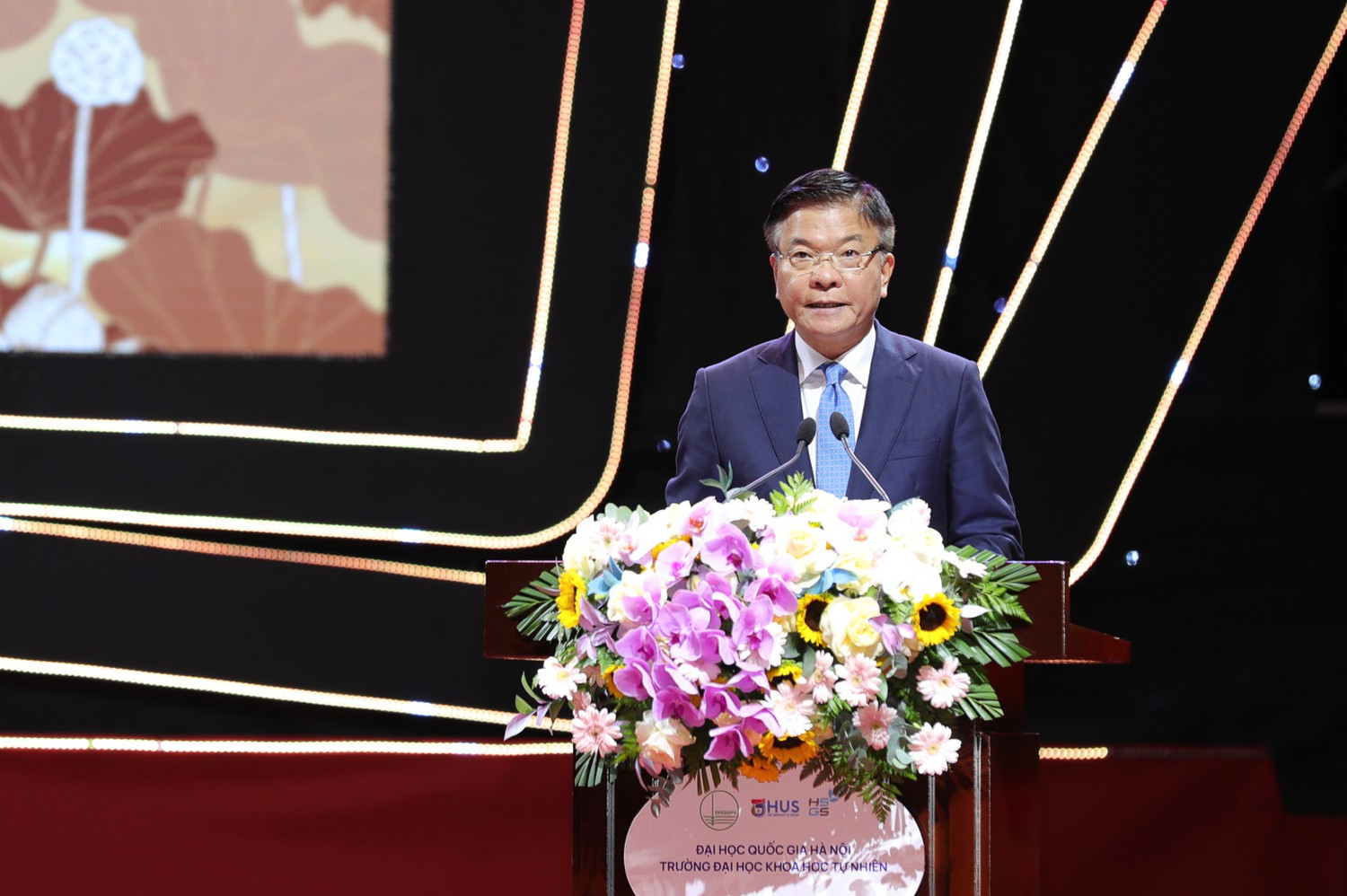 vnu-pho-thu-tuong-le-thanh-long-3.jpg