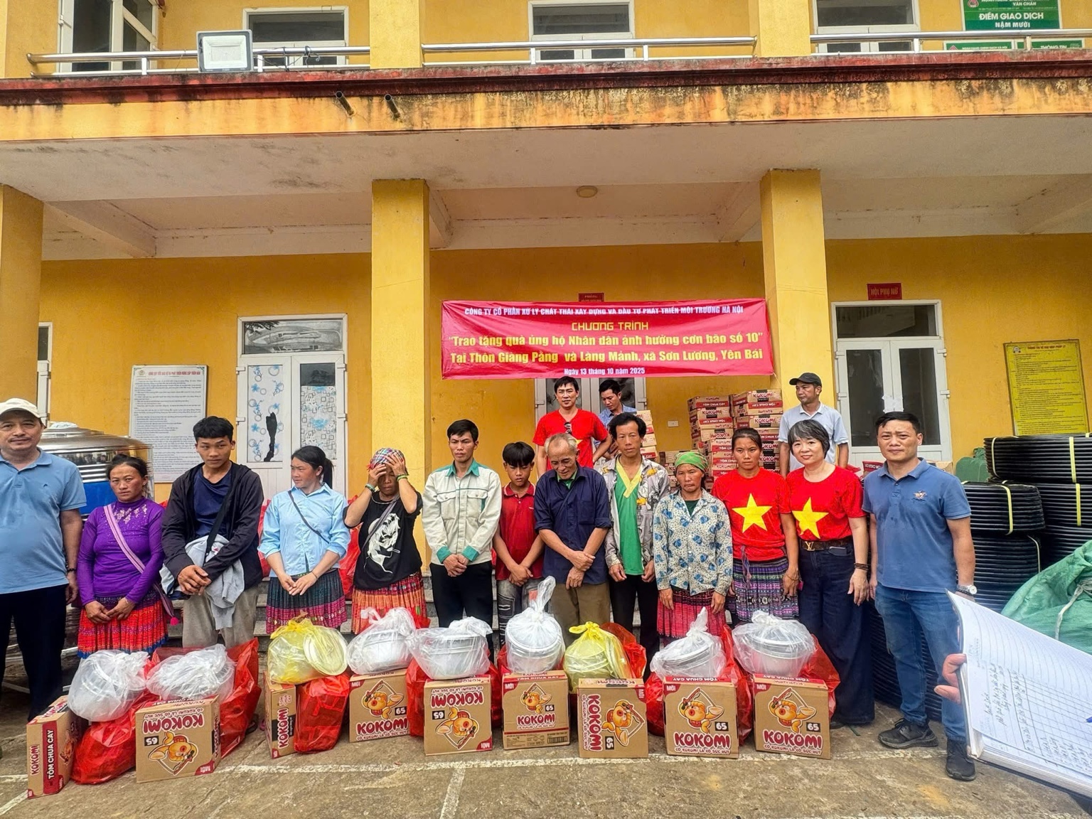 Nghĩa tình mùa bão: Doanh nghiệp Hà Nội trao gần 100 suất quà đến bà con Sơn Lương 4 19C04E3A 4A5B 4281 953E 0487DAD27C28