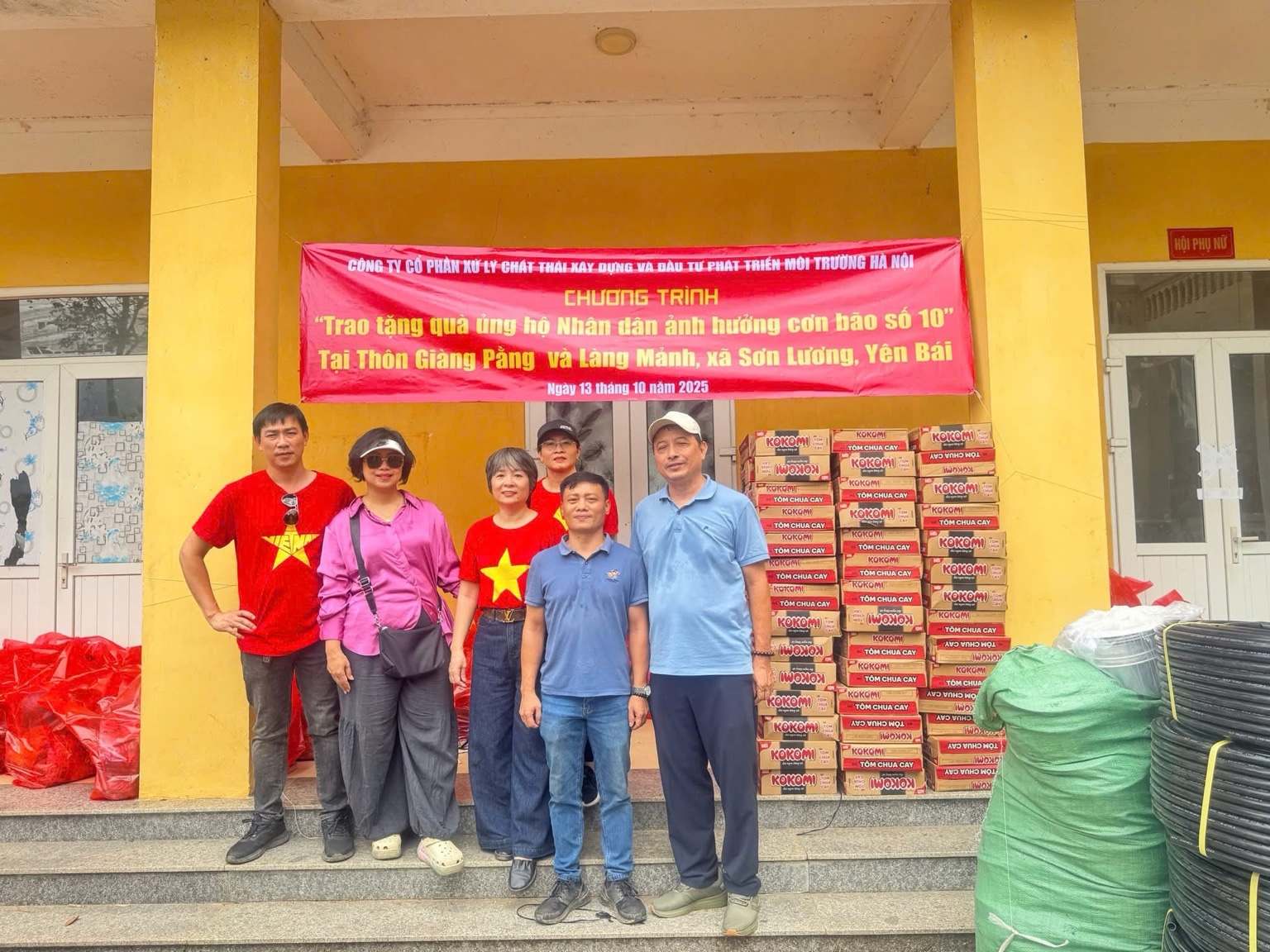 Nghĩa tình mùa bão: Doanh nghiệp Hà Nội trao gần 100 suất quà đến bà con Sơn Lương 5 45E36E2F B6A3 410C AF4E 24F9AD5EAC8A