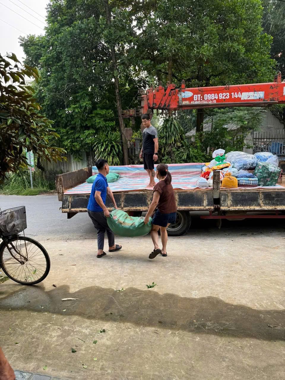 Lan tỏa tinh thần “lá lành đùm lá rách” đến vùng lũ Việt Hồng 4 4F31442E F870 4F46 BDC0 46696154A750