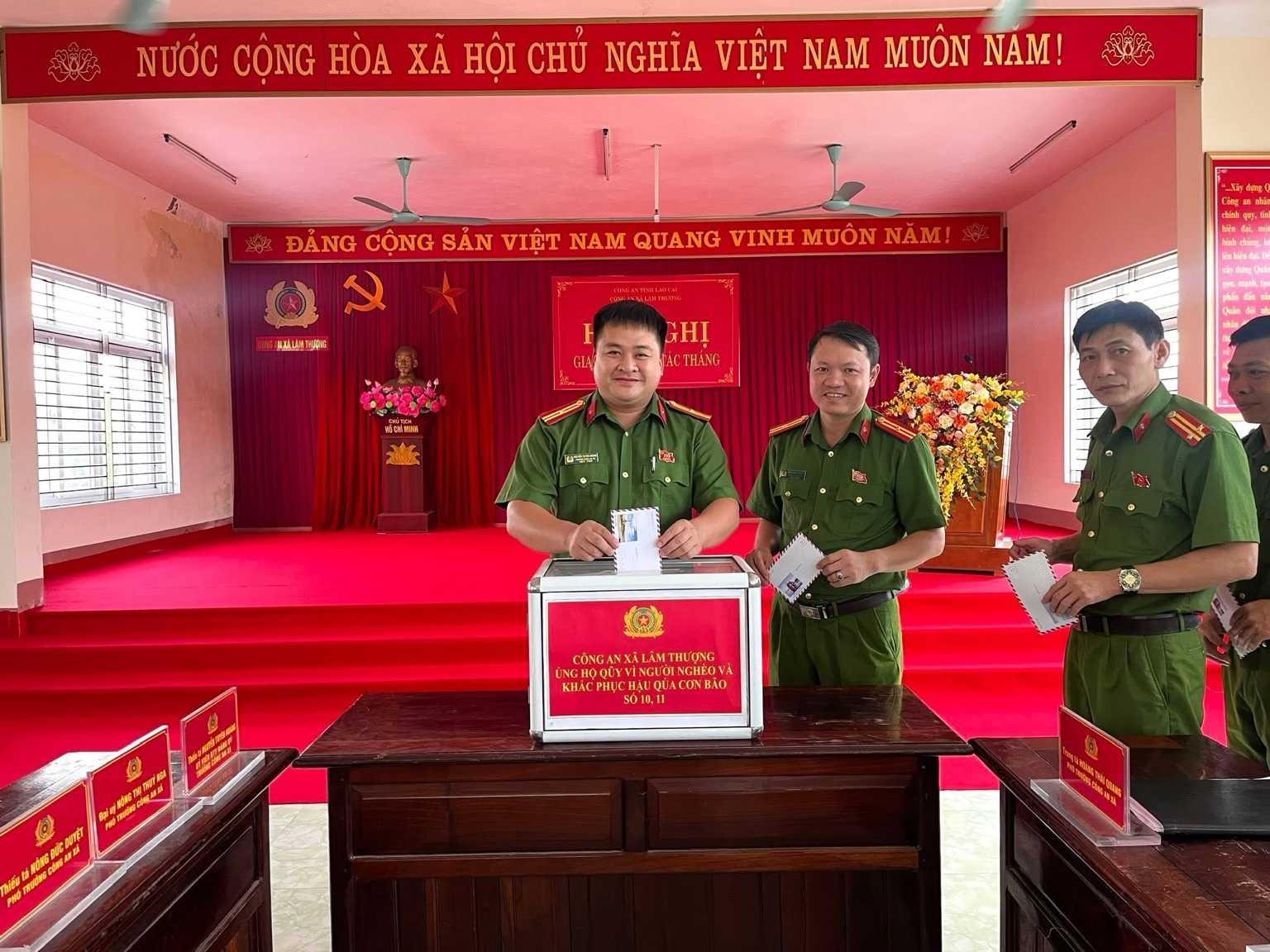 Công an xã Lâm Thượng quyên góp ủng hộ Quỹ Vì người nghèo và đồng bào vùng bão lũ 1 4F3C278C C5B5 4789 8CE9 00741ADA2F77