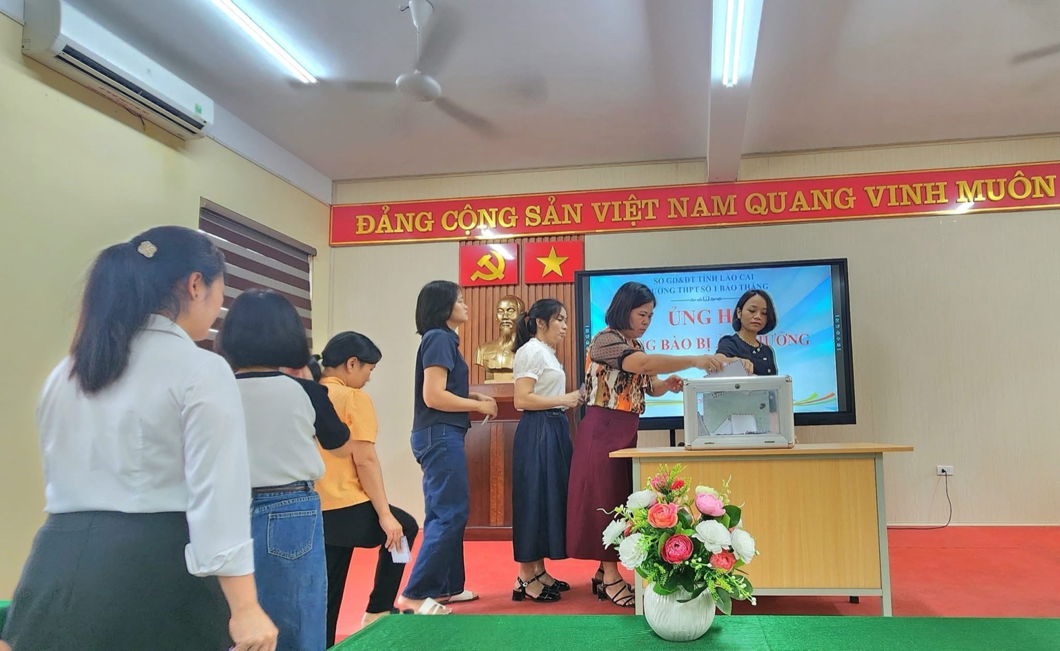 THPT số 1 Bảo Thắng quyên góp hơn 15 triệu đồng ủng hộ đồng bào vùng bão 3 54DD518B CA5E 49FB B66C F52529555522