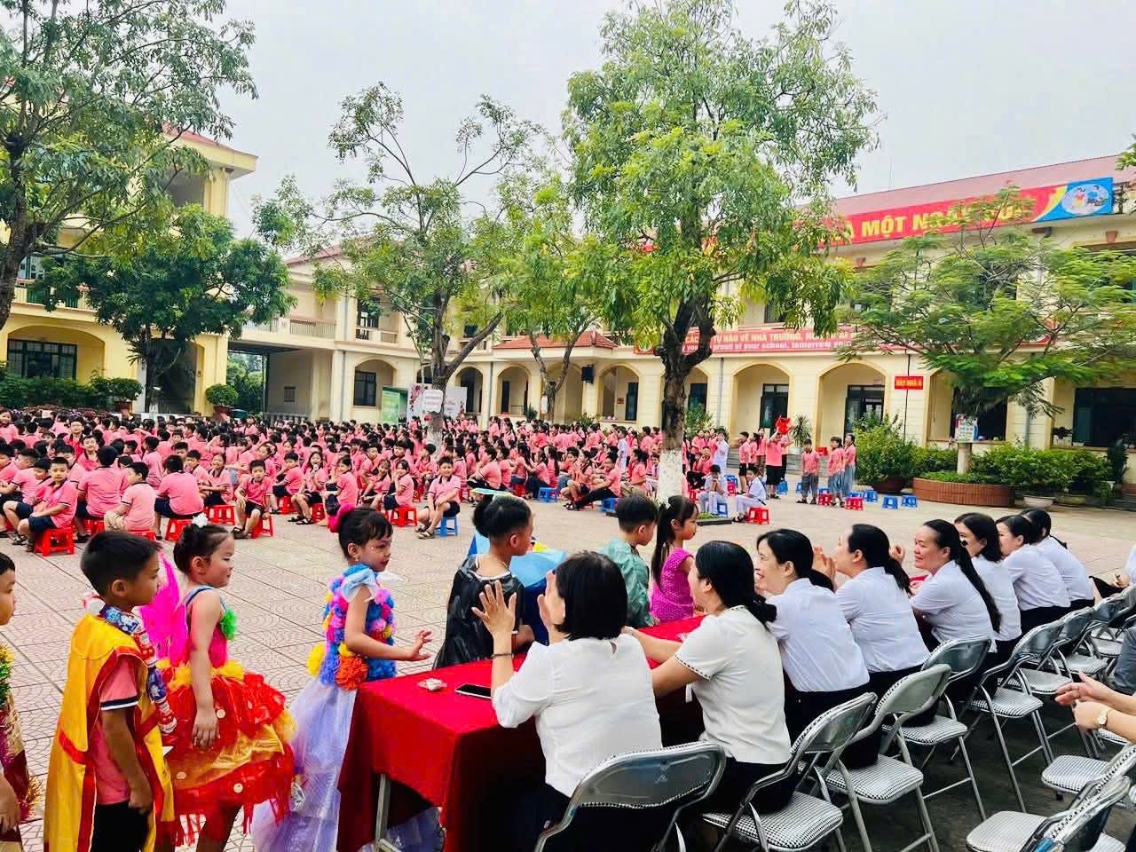“Nói không với rác thải nhựa” – Thông điệp xanh từ Trường Tiểu học số 1 Bắc Cường 4 559702310 122138077538925719 6585540845580083252 n
