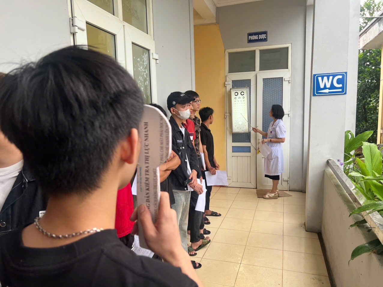 Thanh niên Yên Bình hăng hái khám tuyển nghĩa vụ quân sự, tiếp nối truyền thống “Thóc không thiếu một cân, quân không thiếu một người” 3 561315398 1174282984805622 8087606797723268197 n