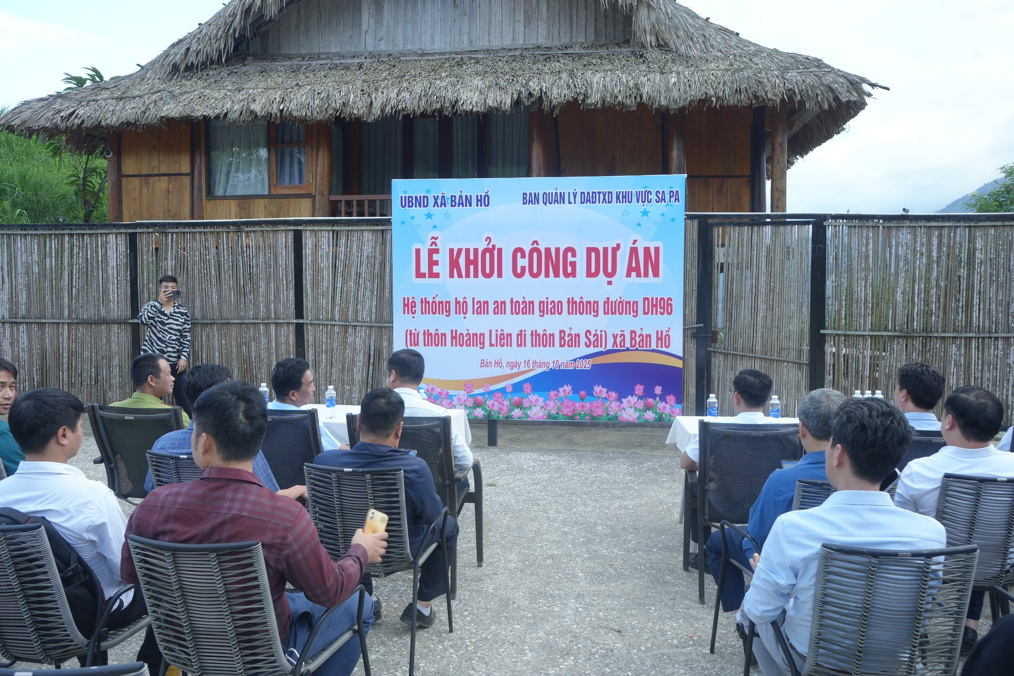 Khởi công xây dựng hệ thống hộ lan an toàn trên tuyến đường ĐH96 tại Bản Hồ 4 561344843 1346607040808691 4345378836615660445 n