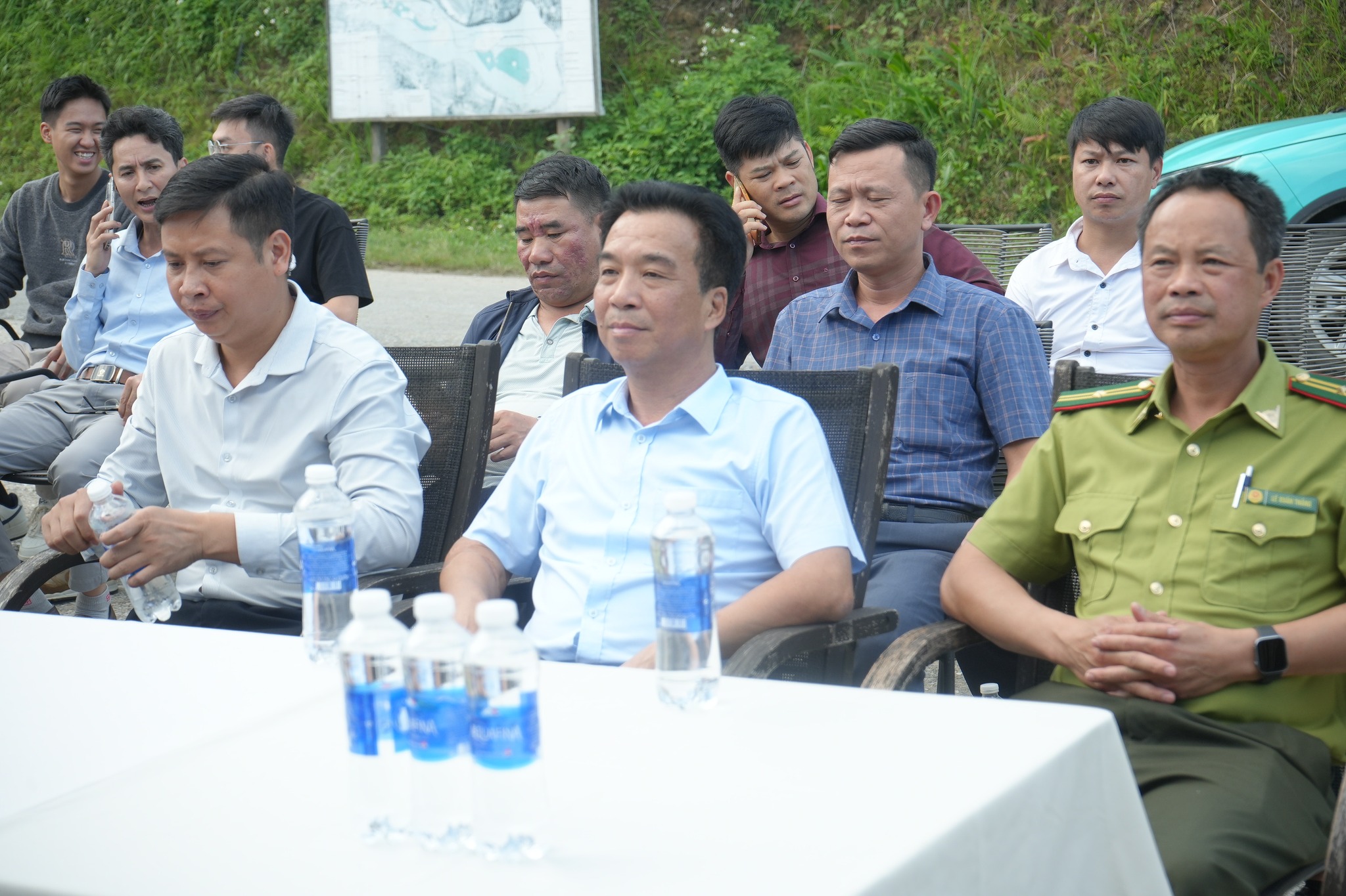 Khởi công xây dựng hệ thống hộ lan an toàn trên tuyến đường ĐH96 tại Bản Hồ 2 561780056 1346607014142027 4697227797914553706 n
