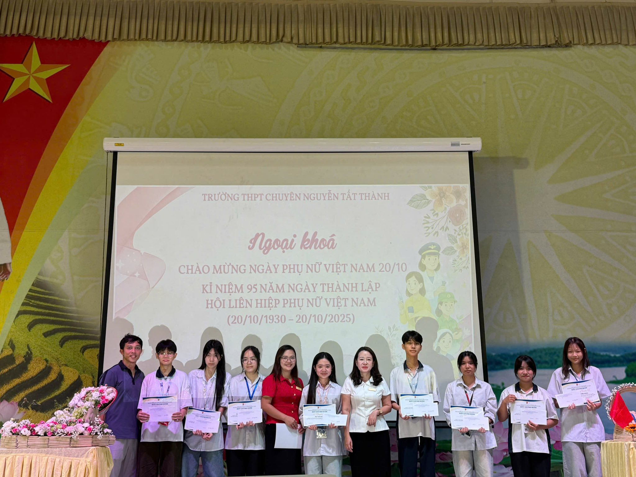 Trường THPT Chuyên Nguyễn Tất Thành sôi nổi ngoại khóa chào mừng Ngày Phụ nữ Việt Nam 20/10 9 565640542 1324551352800862 5942510319854658358 n Copy