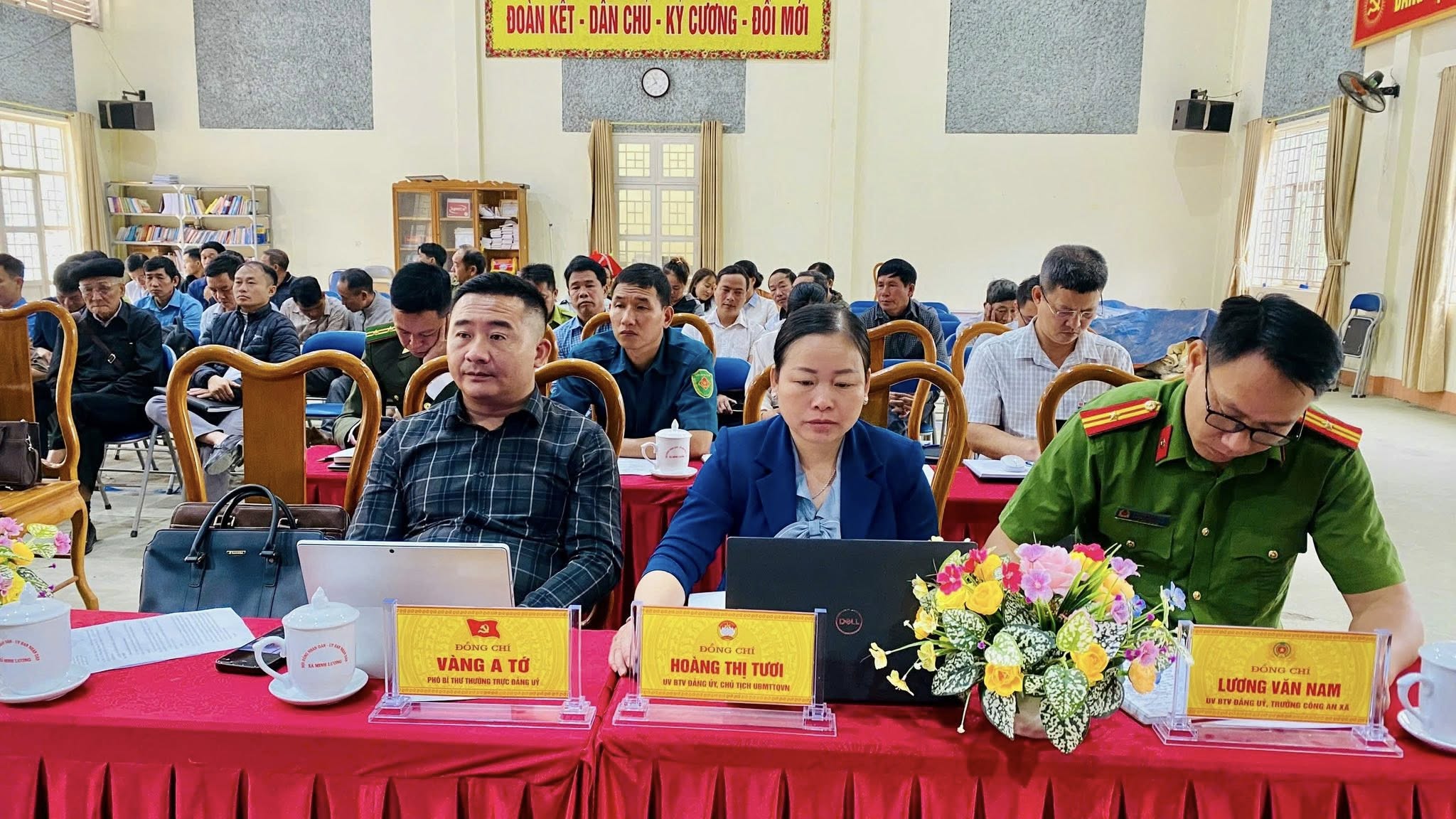 Xã Minh Lương đối thoại trực tiếp với Nhân dân, tháo gỡ khó khăn từ thực tiễn cuộc sống 3 566224617 122264775626073758 6655351476939053439 n Copy